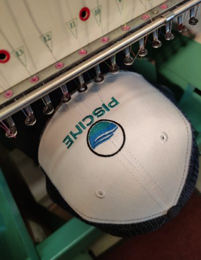 Réalisation broderie - Casquette Piscine Iseppi