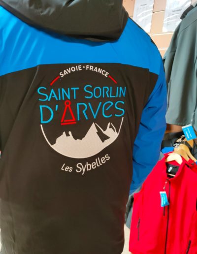 Personnalisation de vêtements pour office du tourisme