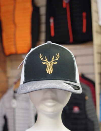 casquette cerf broderies du revard