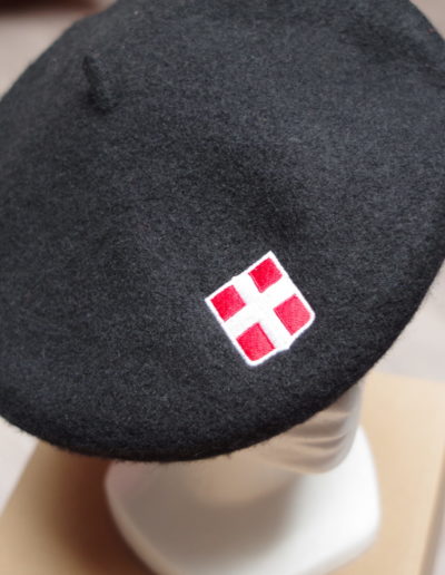 béret avec croix de savoie